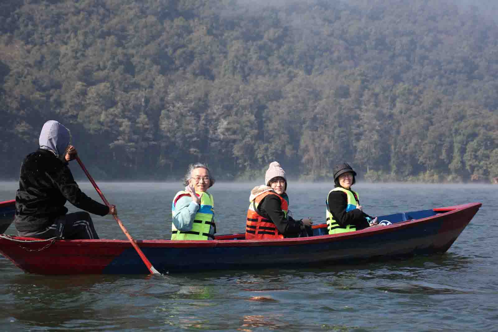 fewa lake boating